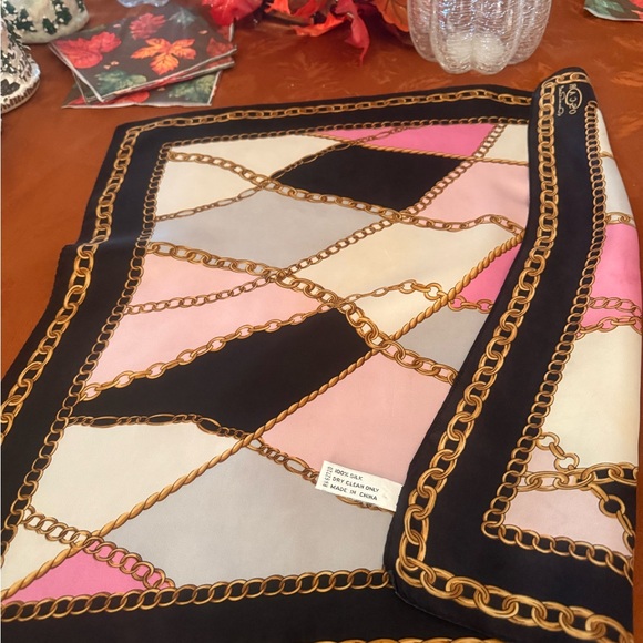 Oscar de la Renta silk scarf - Picture 3 of 7